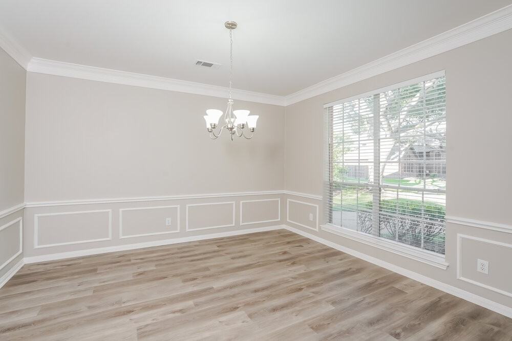 1423 Tilman Dr - Photo 6 of 17
