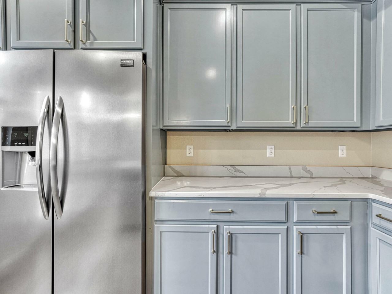10321 Bellwether Ln - Photo 3 of 39
