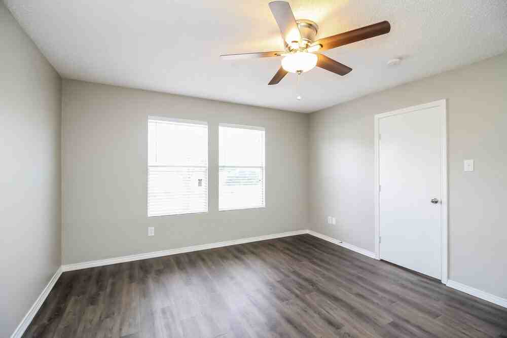 717 Lovern St - Photo 5 of 15