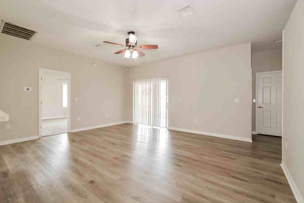 292 Cloverdale Rd - Photo 5 of 16