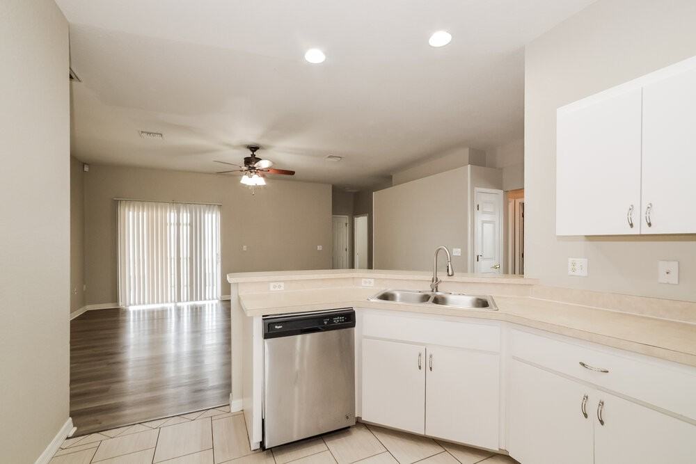 292 Cloverdale Rd - Photo 7 of 16