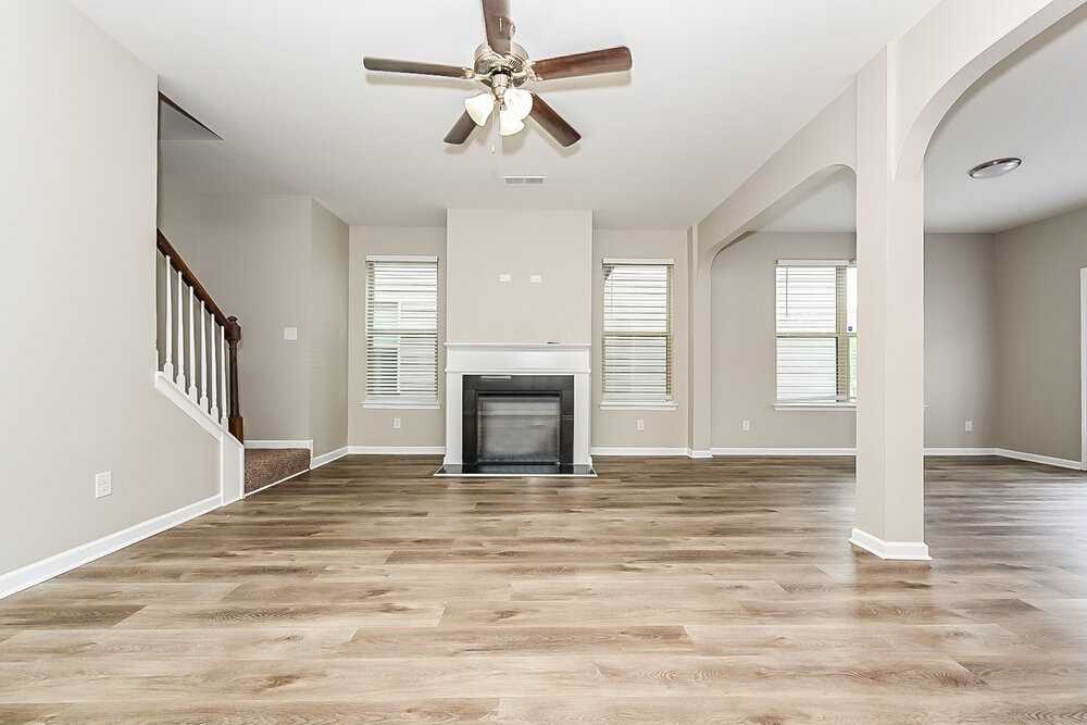 360 Lossie Ln - Photo 4 of 17