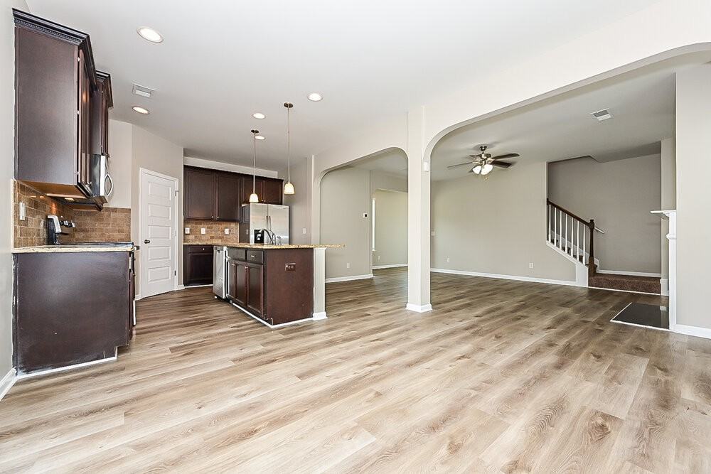 360 Lossie Ln - Photo 5 of 17