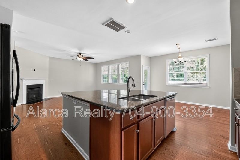 11528 Lottingly Dr - Photo 7 of 50