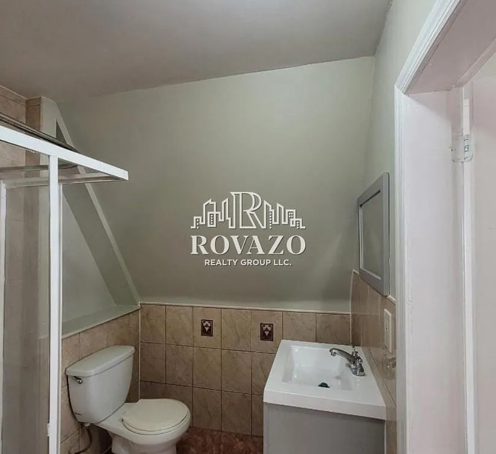413 Summer Avenue #3B - Photo 2 of 4