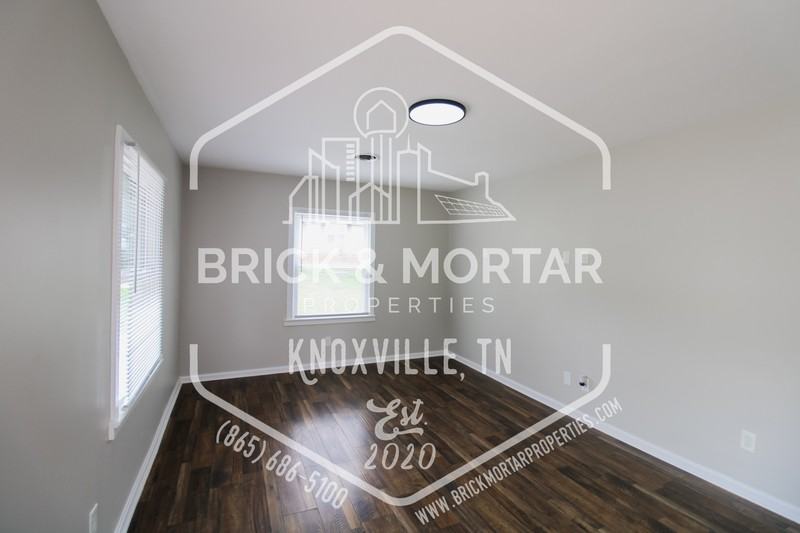 907 Cherokee St - Photo 2 of 14
