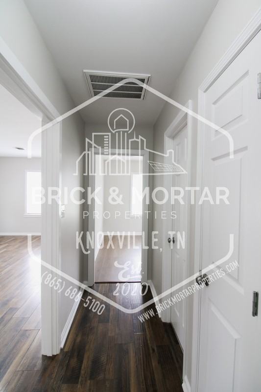 907 Cherokee St - Photo 4 of 14
