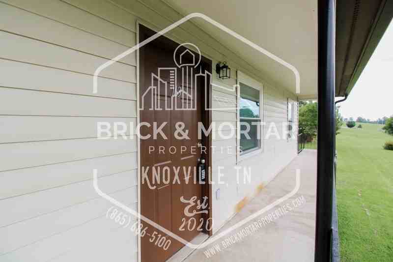 163 Tallent Way - Photo 2 of 15