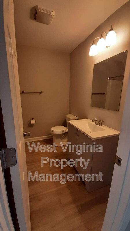 732 Circleview Dr - Photo 3 of 9