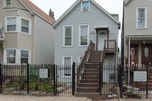 featured image of 3511 W Dickens Ave #1