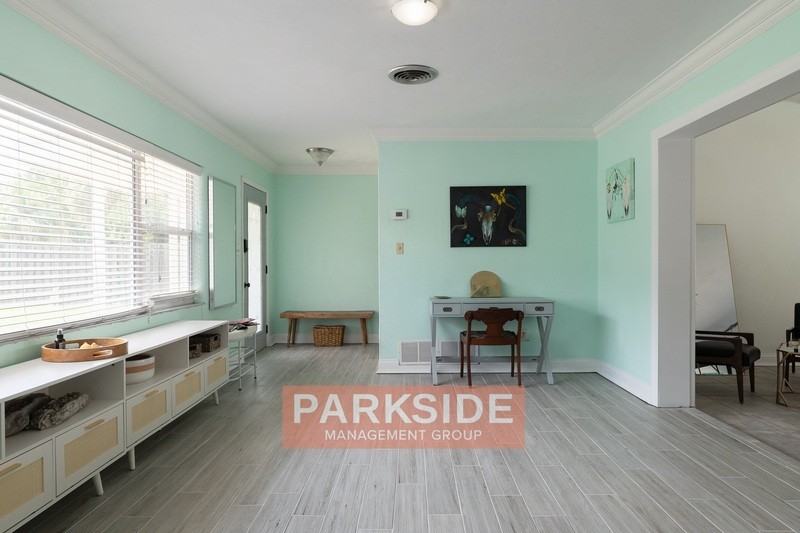 1116 Berwyn Rd - Photo 7 of 36
