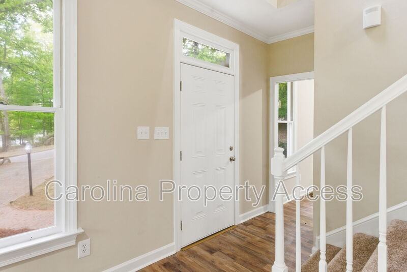 102 Markham Dr - Photo 2 of 10