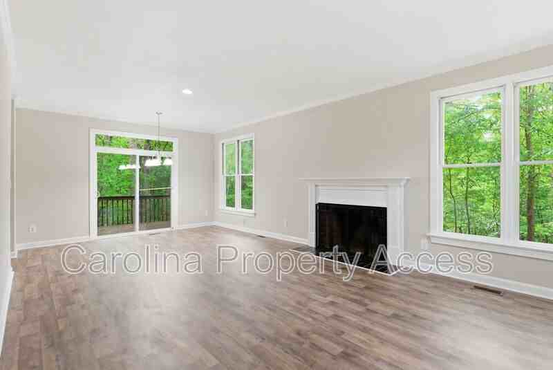 102 Markham Dr - Photo 3 of 10