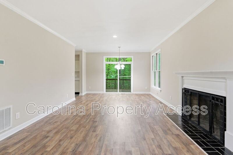 102 Markham Dr - Photo 4 of 10