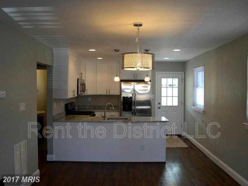 707 Kennedy St Ne - Photo 3 of 14