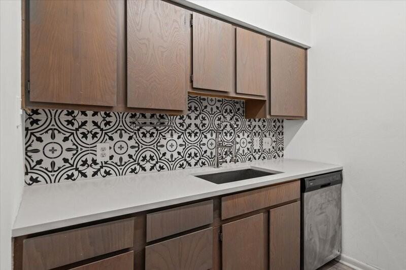 1705 Crossing Pl #114 - Photo 3 of 19