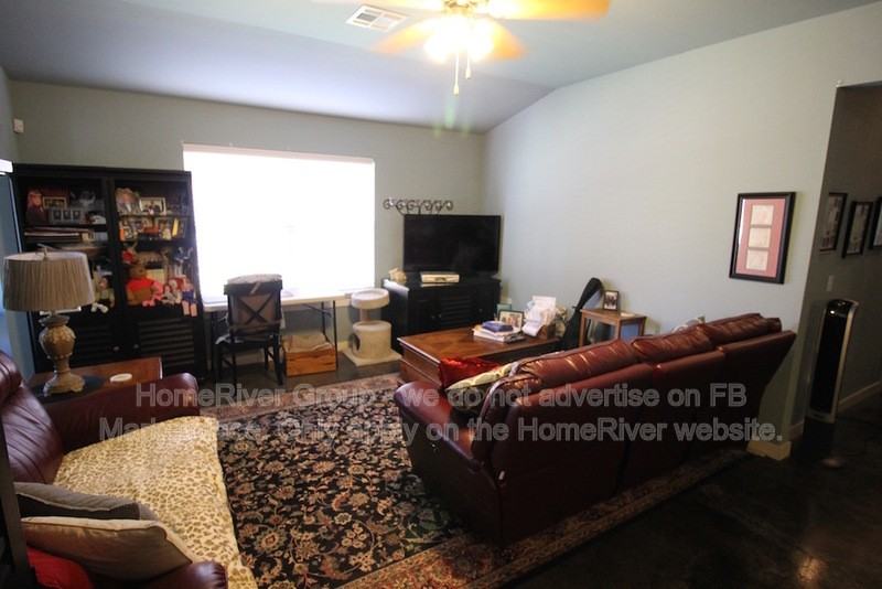 612 Rosemoor Ct - Photo 2 of 12
