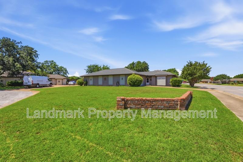 4351 Altamesa Blvd - Photo 2 of 30