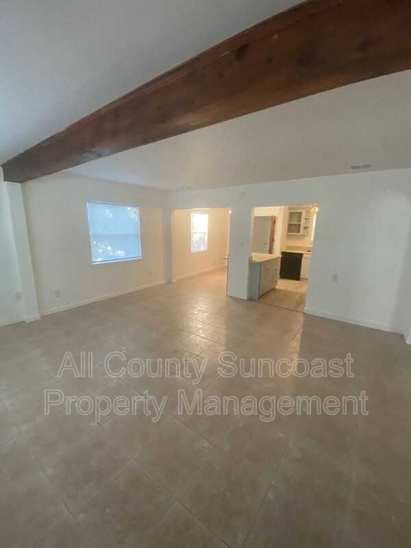 4814 10th Ave N - Photo 3 of 18