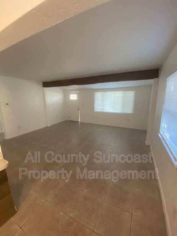 4814 10th Ave N - Photo 7 of 18