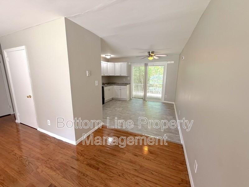 561 Blendwood Dr - Photo 3 of 10