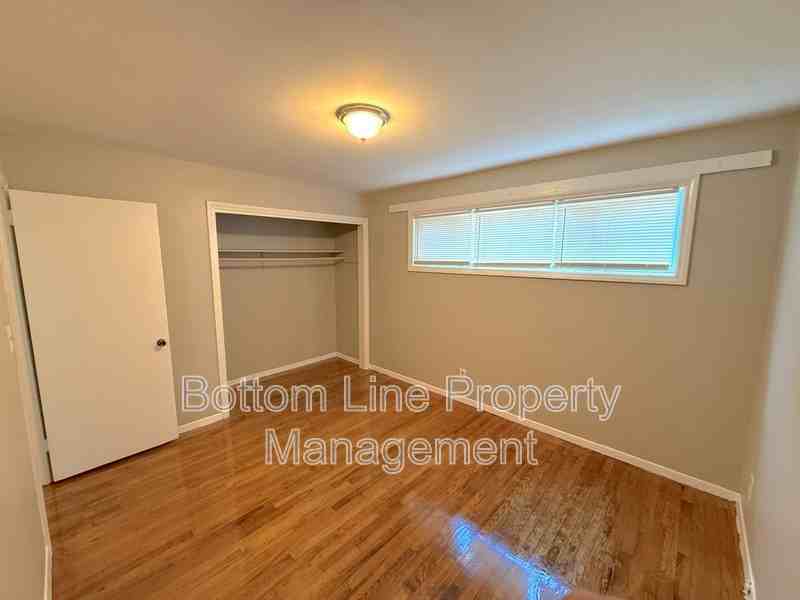 561 Blendwood Dr - Photo 7 of 10