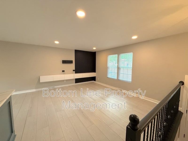 4117 Oak Forest Dr - Photo 5 of 27