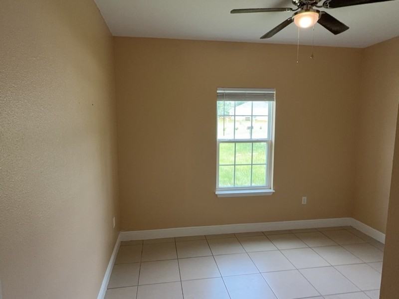 5017 Sw 165th Street Rd - Photo 5 of 9