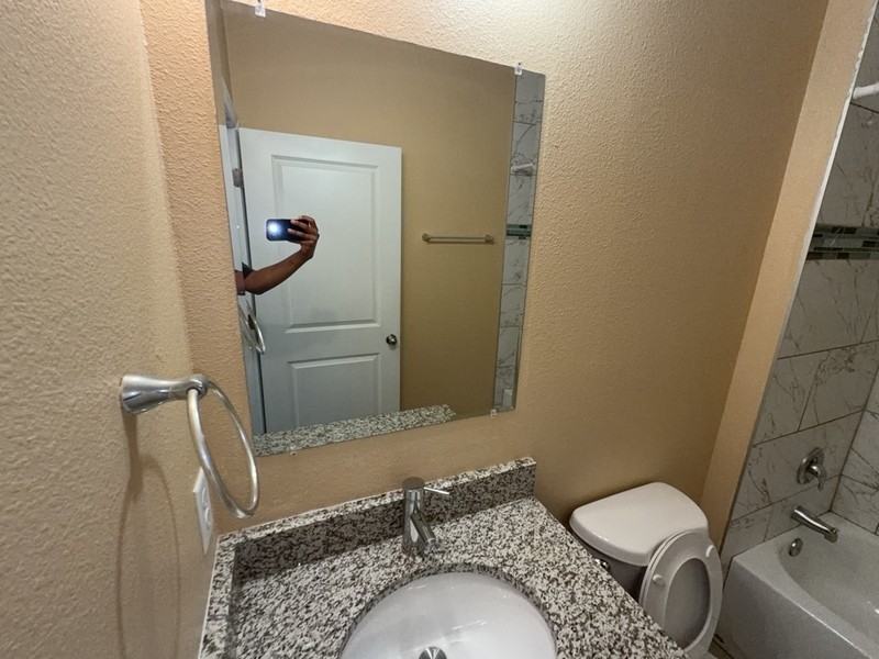 5017 Sw 165th Street Rd - Photo 7 of 9