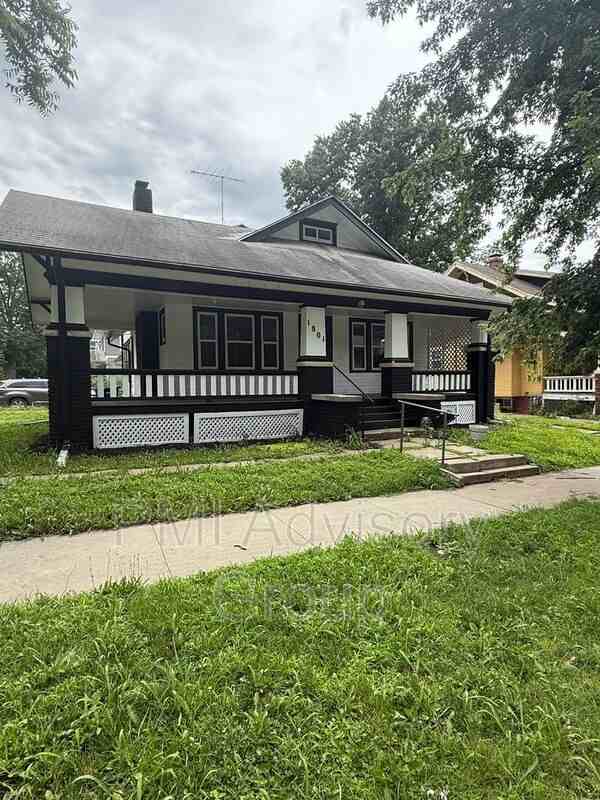 1801 Sw Huntoon St - Photo 2 of 13