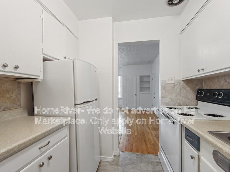 634 E 23rd Ave #D - Photo 3 of 19