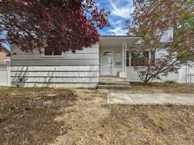 5418 N Maple St - Photo 1 of 1