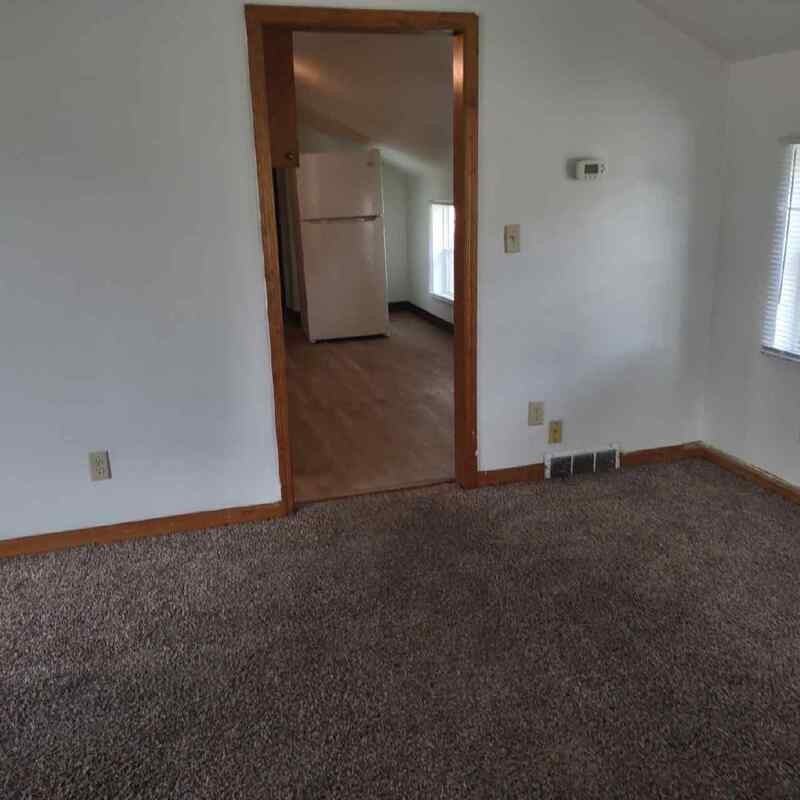1733 Smith St - Photo 6 of 18