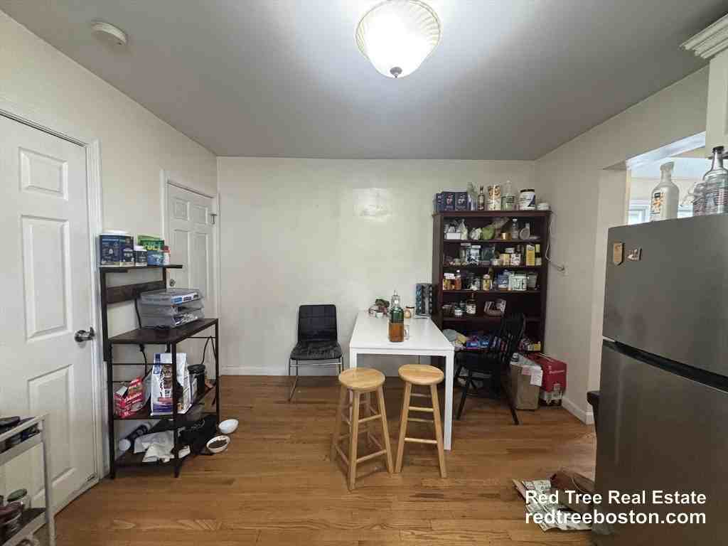 375 Prospect St #2 - Photo 3 of 15