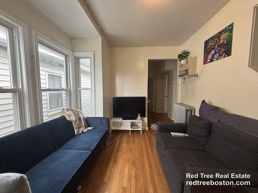 375 Prospect St #2 - Photo 4 of 15