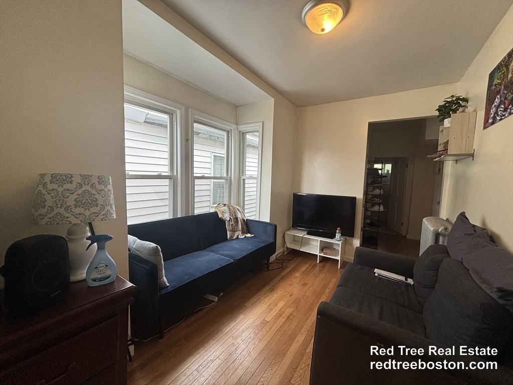 375 Prospect St #2 - Photo 5 of 15
