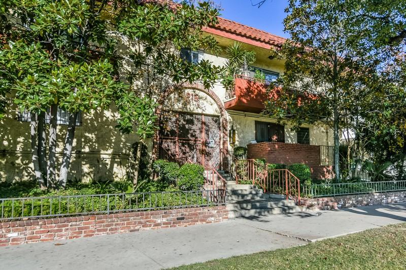 215 S Rampart Blvd - Photo 2 of 16