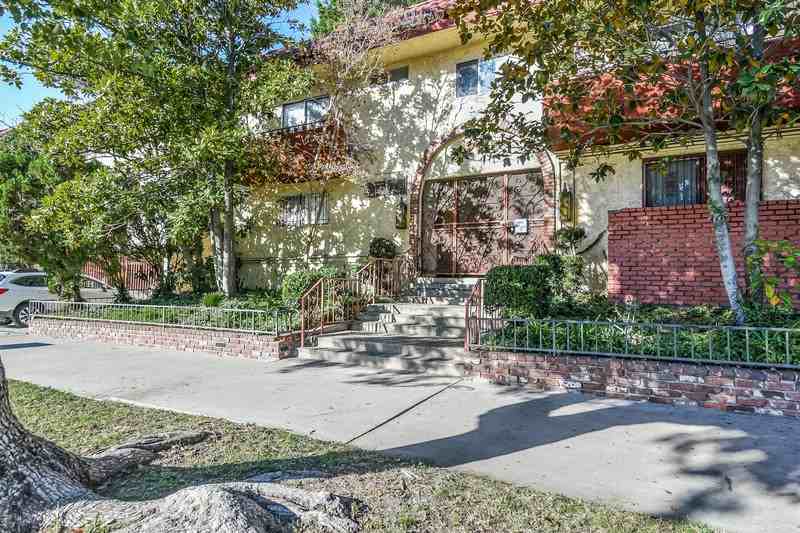 215 S Rampart Blvd - Photo 5 of 16