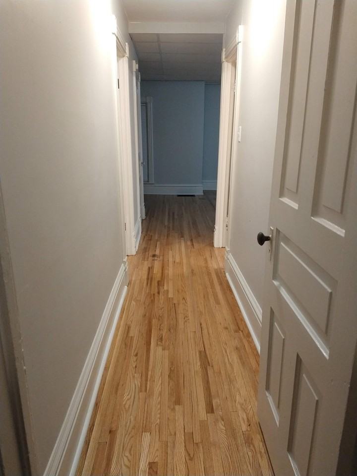 303 1/2 W. Galena Avenue - Photo 4 of 10