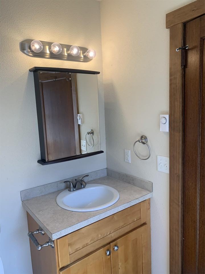 1016 S. 8th St - Photo 5 of 9