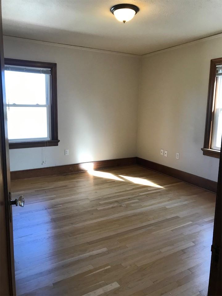1016 S. 8th St - Photo 6 of 9