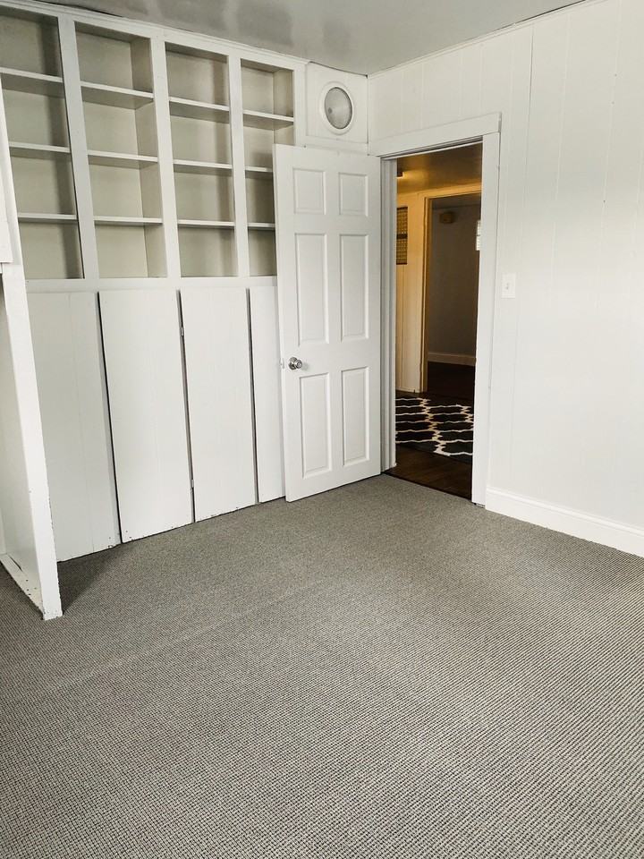 109 West Illinois Street - Photo 4 of 20