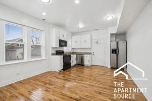 featured image of 3849 W Ainslie St #1