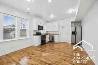 3849 W Ainslie St #1 - Photo 1 of 1