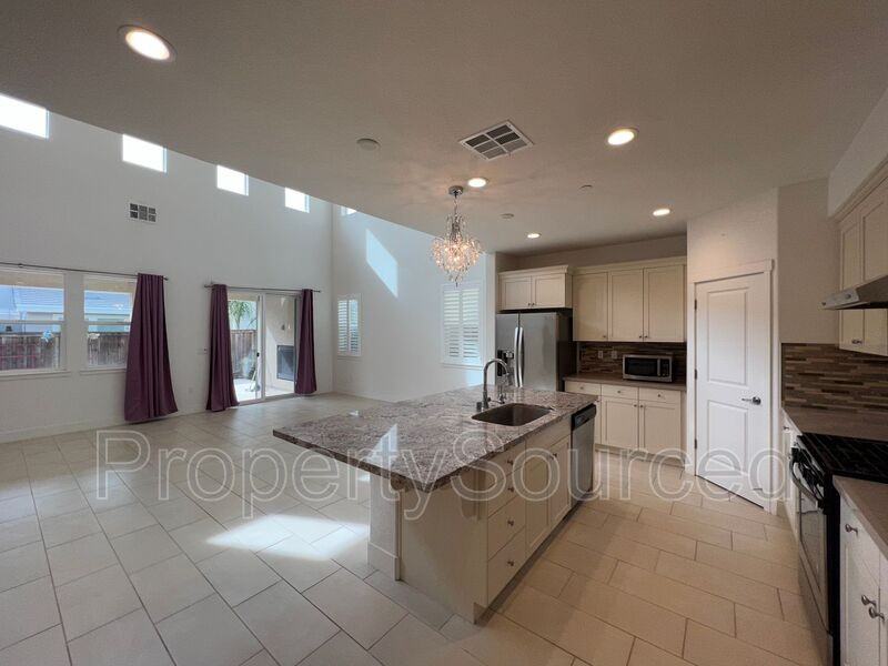 17937 Leto Way - Photo 7 of 37