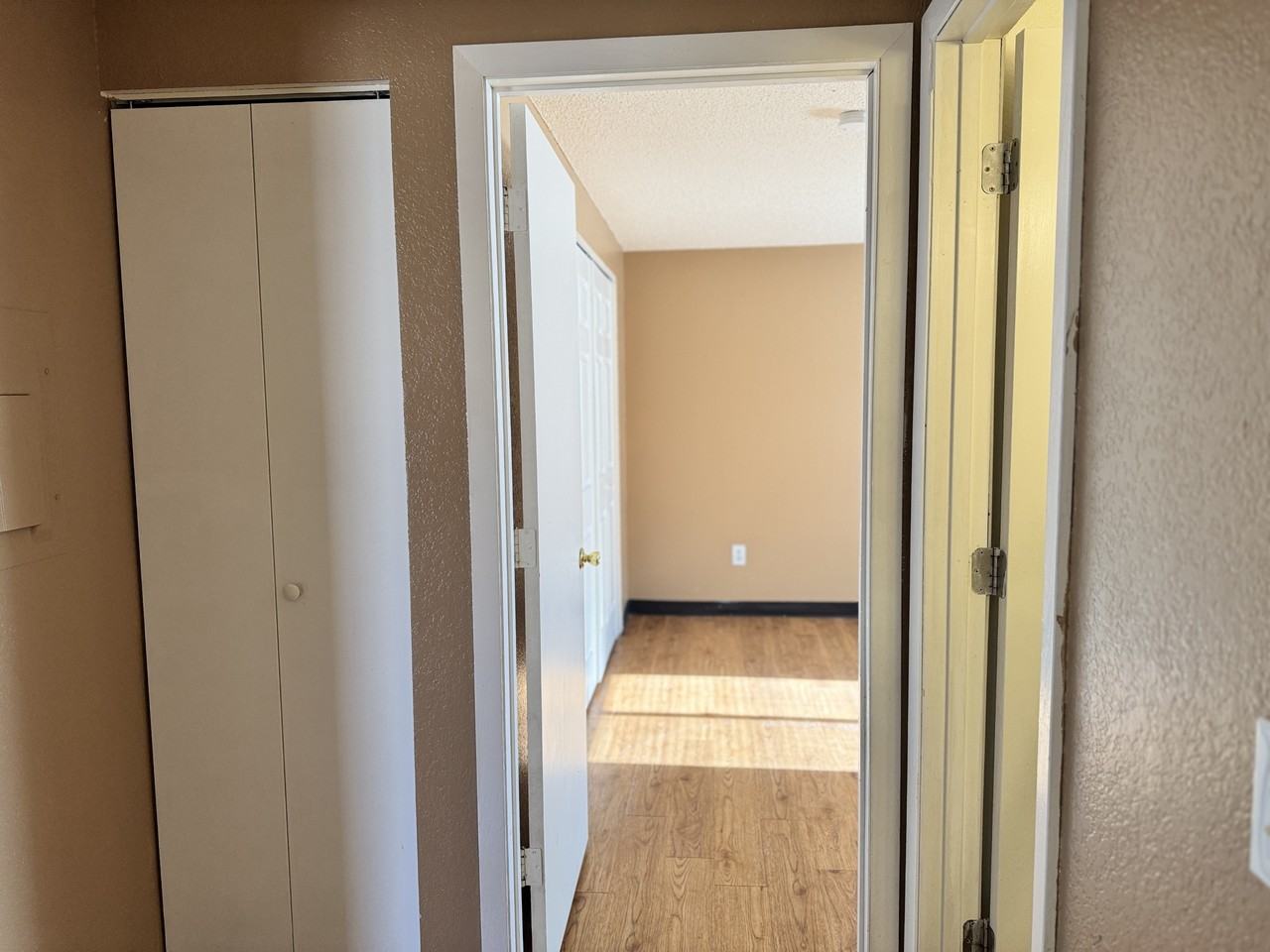 iEBR - 1158-1178 E 6th St - Photo 6 of 10