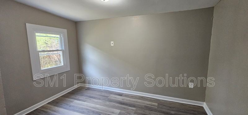 534 Cranbrook St - Photo 4 of 10