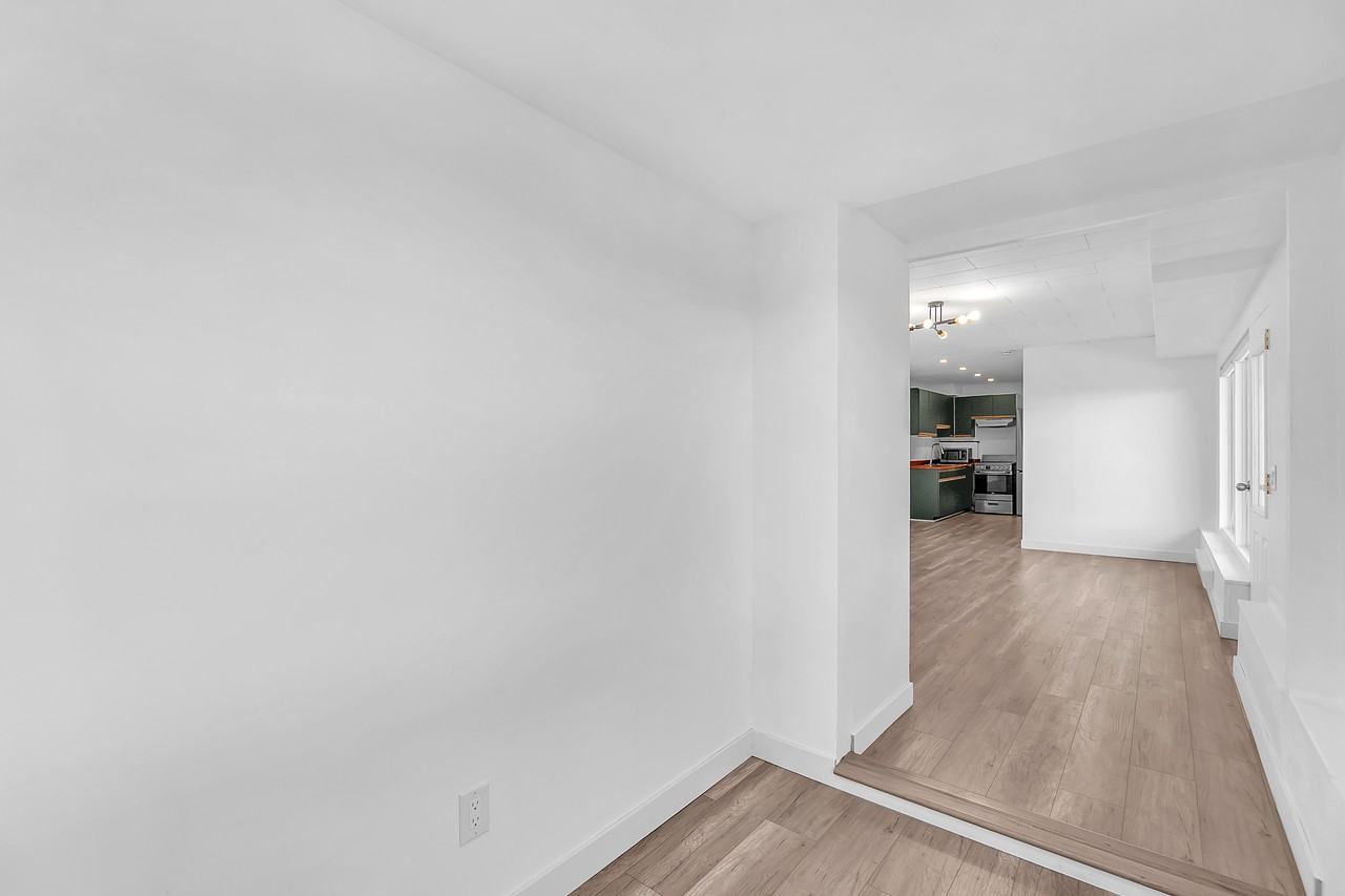 637 Alpine Court - Photo 4 of 29