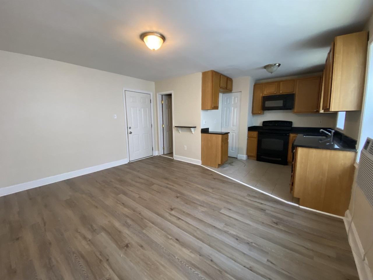124 East 3rd Avenue- 13 - Photo 3 of 7