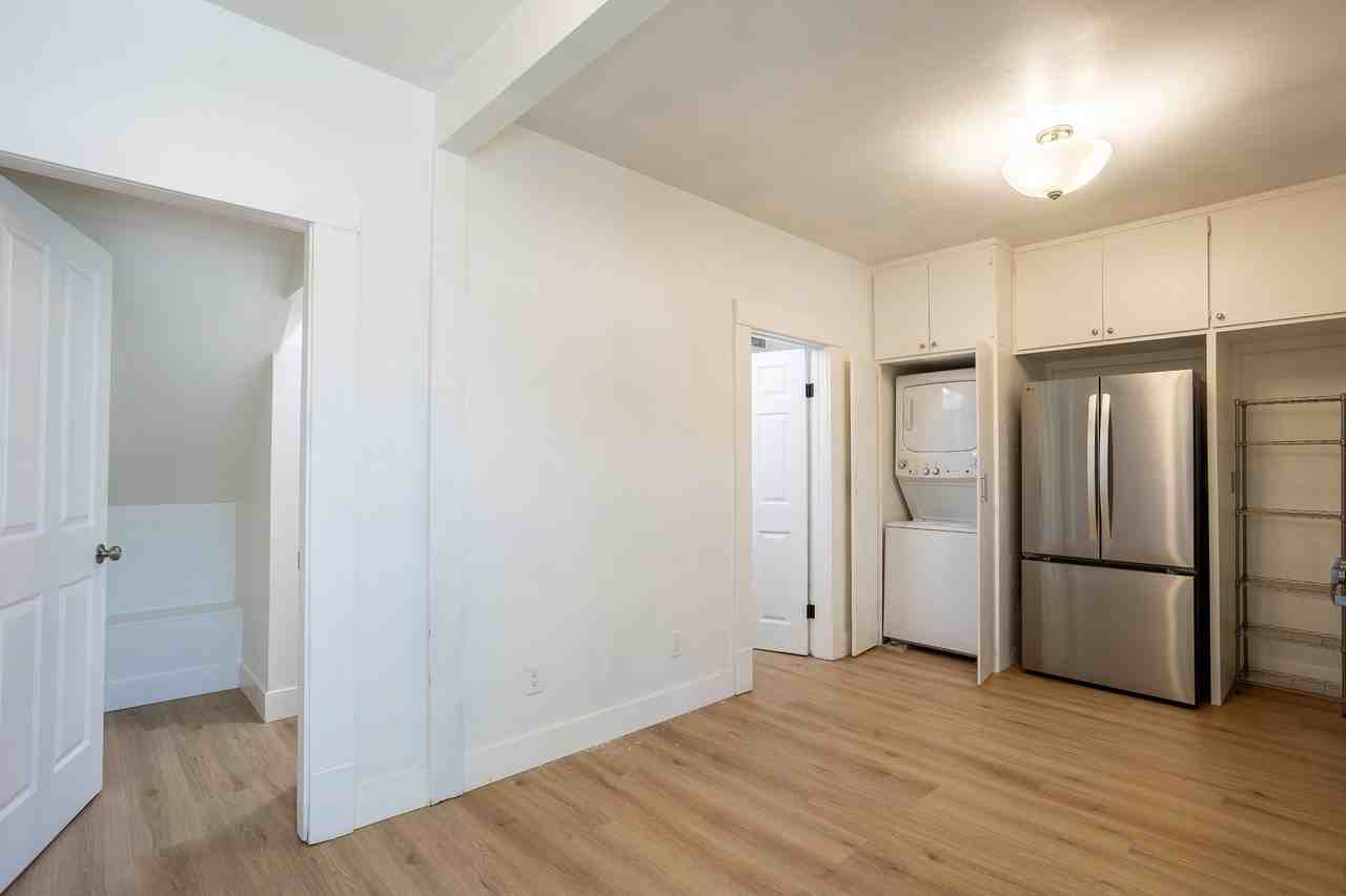 1012 Broadway St. - Photo 6 of 11